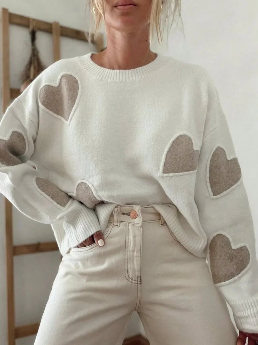 White Casual Women's Heart Jacquard Round Neck Loose Regular Fit Pullovers
